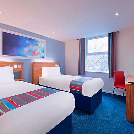 Travelodge Cameron Toll Hotel Edimburgo Habitación foto